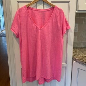 Lily Pulitzer Etta V neck T shirt xxl